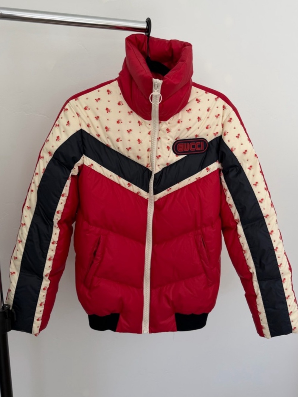 Gucci Floral Padded Down Jacket Floral Puffer Red & Cream Size 38